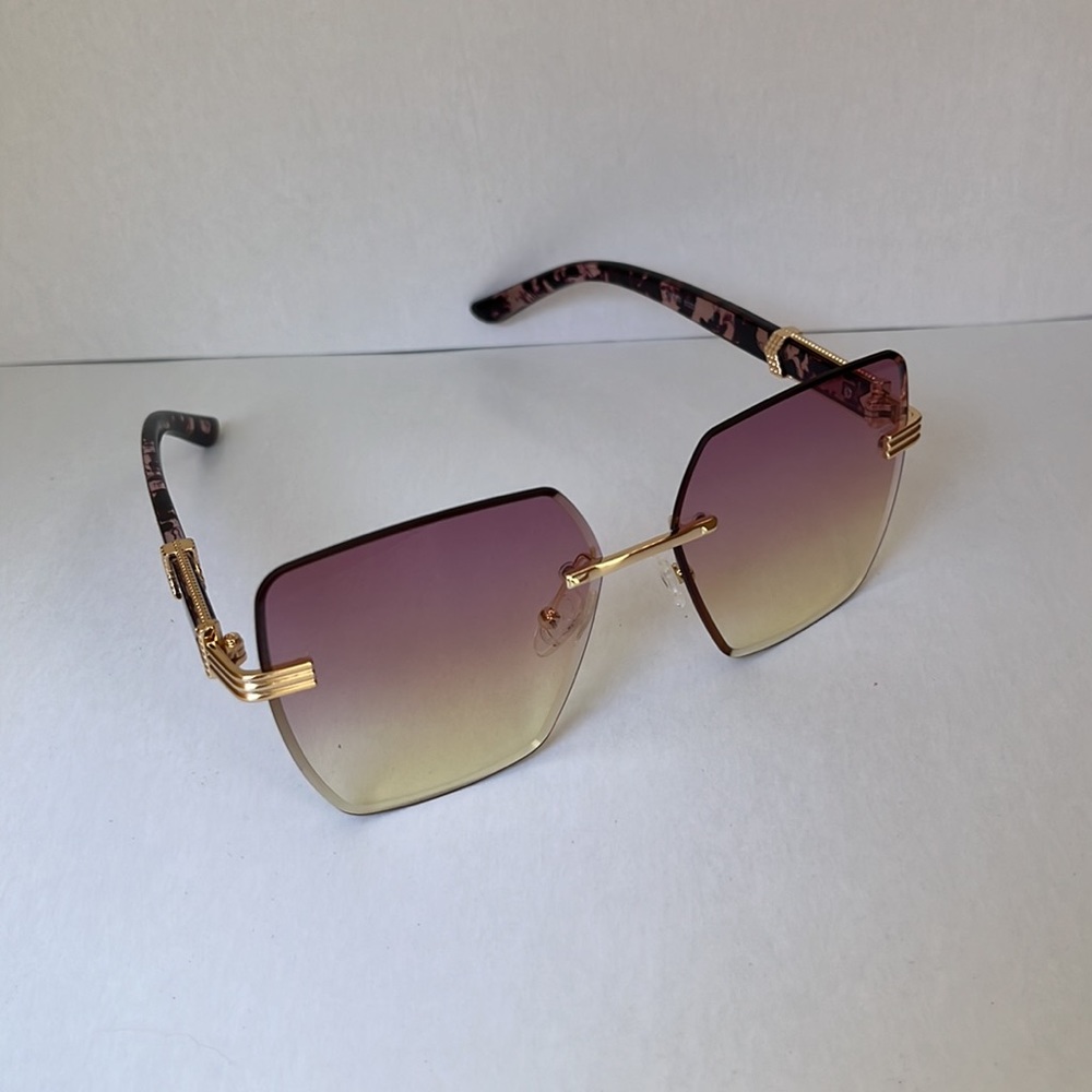 Sunglasses Color purple